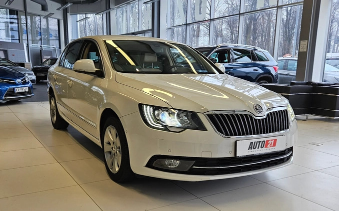 Skoda Superb cena 49900 przebieg: 140157, rok produkcji 2014 z Radłów małe 562